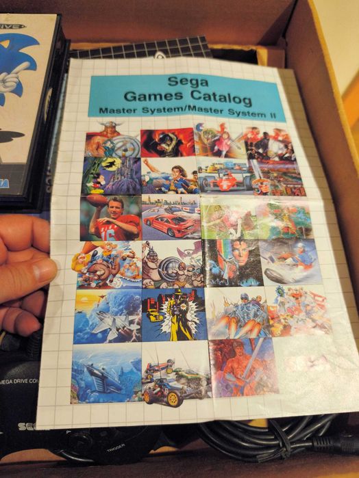 Sega Mega Drive em caixa
