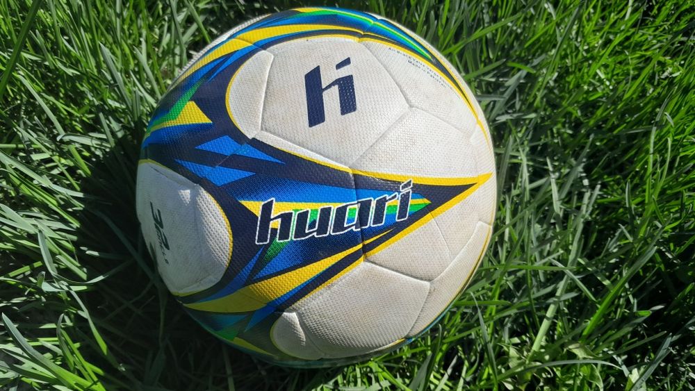ТЕРМІНОВО!!! Продаю м'яч huari