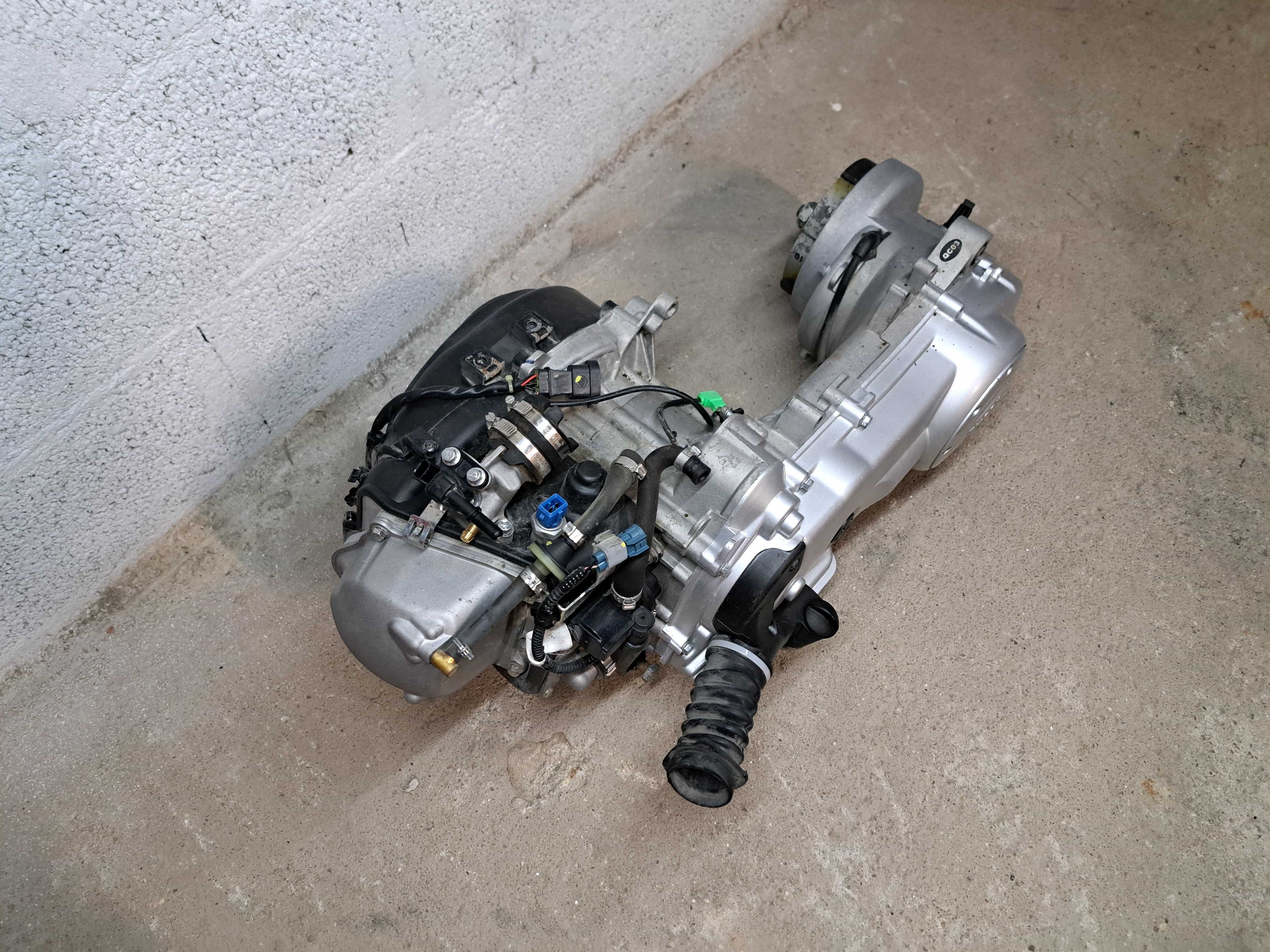 Motor Piaggio VESPA SPRINT LX 50CC CD01M 22.000 KM