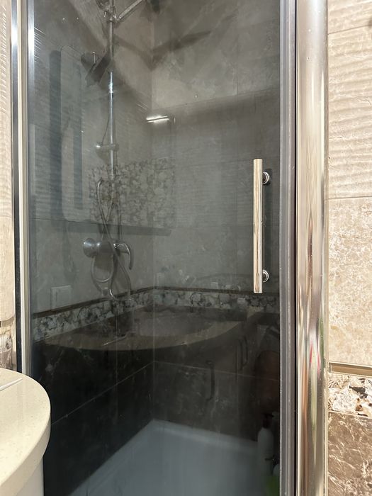 Душова, душ, двері в душ