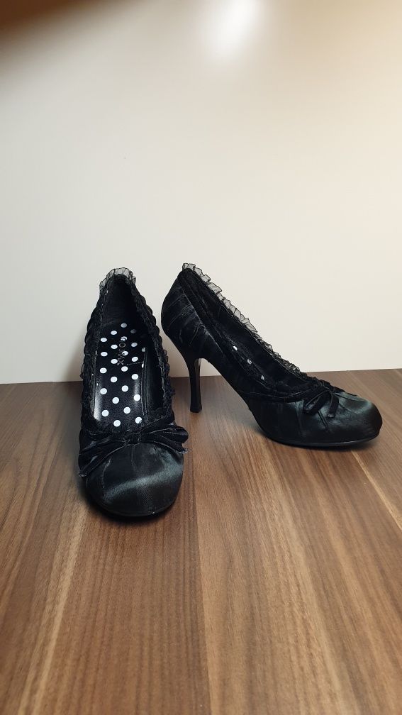 Buty damskie na obcasie - czarne szpilki (r. 36,5-37).