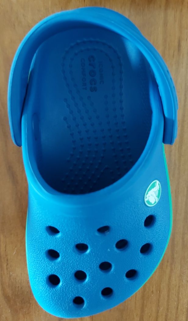 Crocs Rainbow para bebé