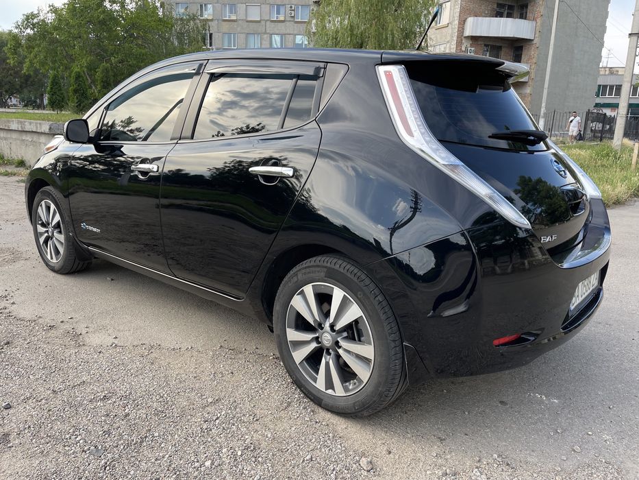 Продам Nissan leaf