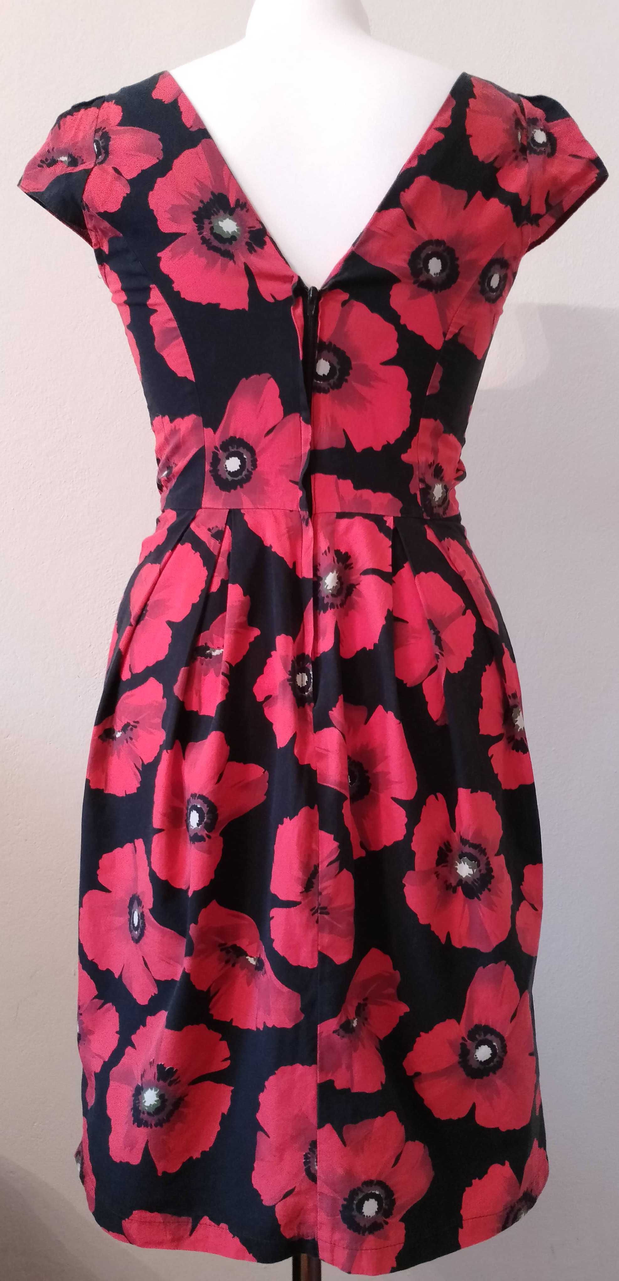 Piękna czarna sukienka w czerwone maki Dorothy Perkins