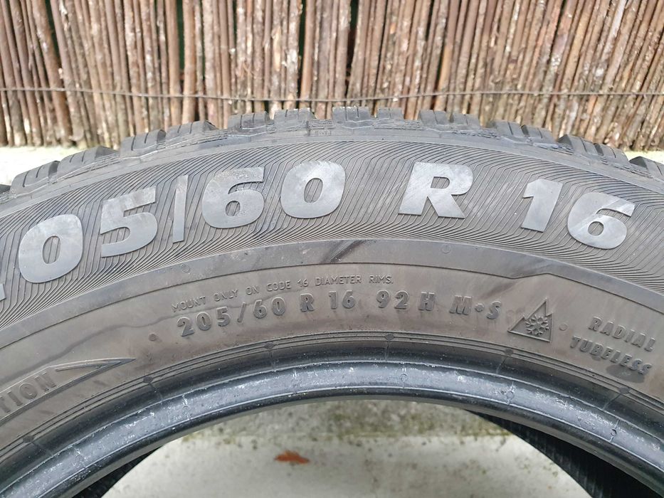 2x 205/60/16 92H Semperit Master-Grip 6,6mm 2020r.