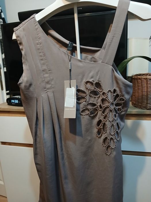 Ładna asymetryczna sukienka Vero Moda rozmiar M