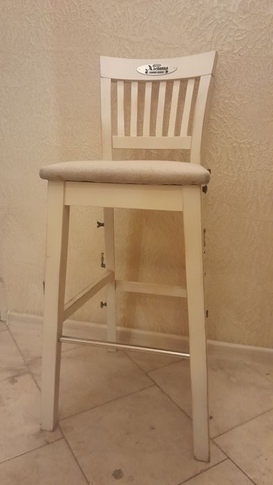 Продам стільці вживані