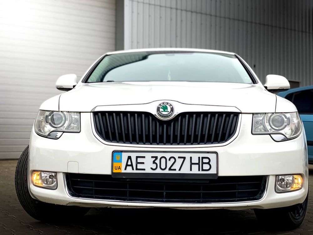 Skoda SuperB 2.0 TDI AT Official