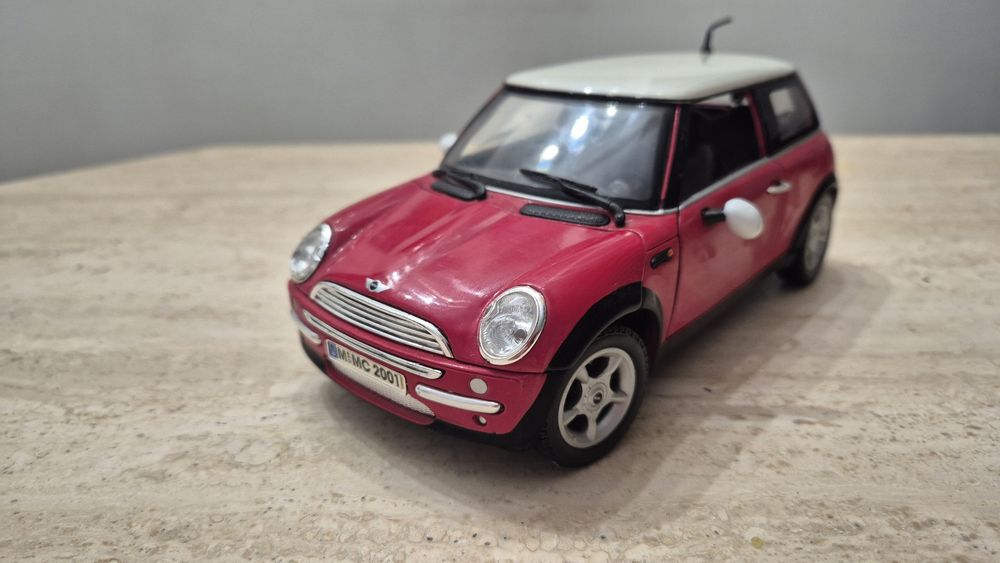 2001r. Mini Cooper 1:18 Motor Max