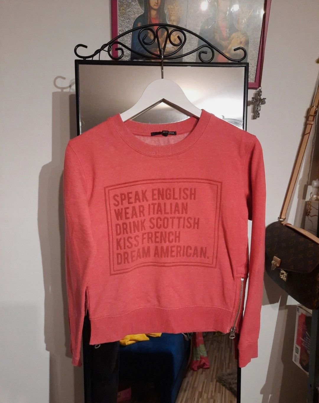 Różowa bluza z nadrukiem