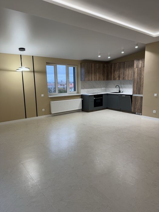 ПРОДАЖ просторої квартири з новим ремонтом