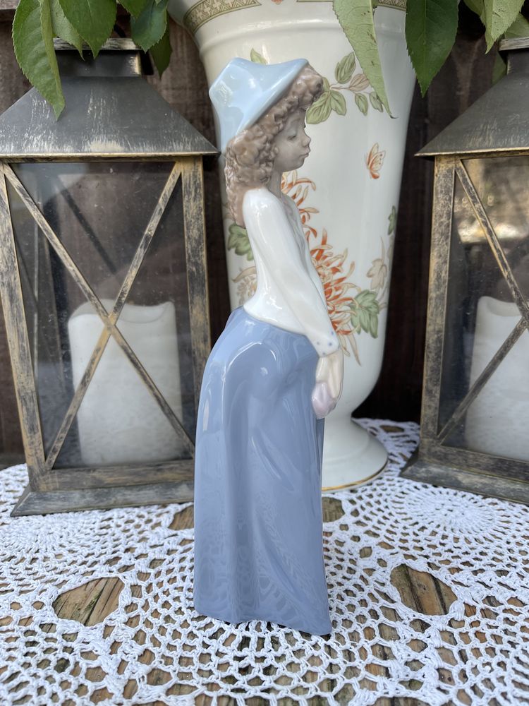 Фигурка статуэтка фарфоровая NAO by Lladro