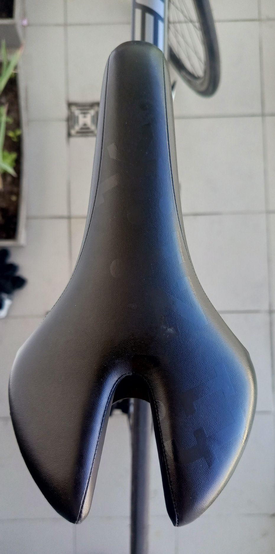 Kross Vento 9.0 karbon,Ultegra, Dt Swiss, zintegrowany kokpit Progress