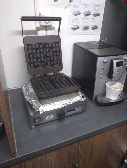 Przyczepa gastronomiczna lody foodtruck lodziarnia gofry