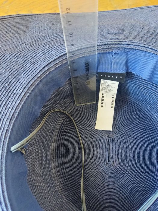 Капелюх синього кольору