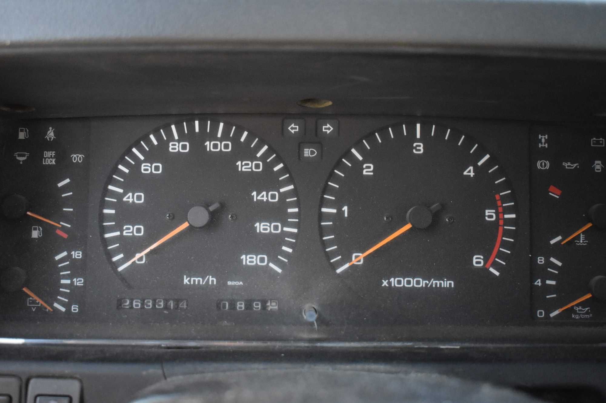 Nissan Patrol GR Y60 2.8 TD – 7 Lugares | 5 Portas
