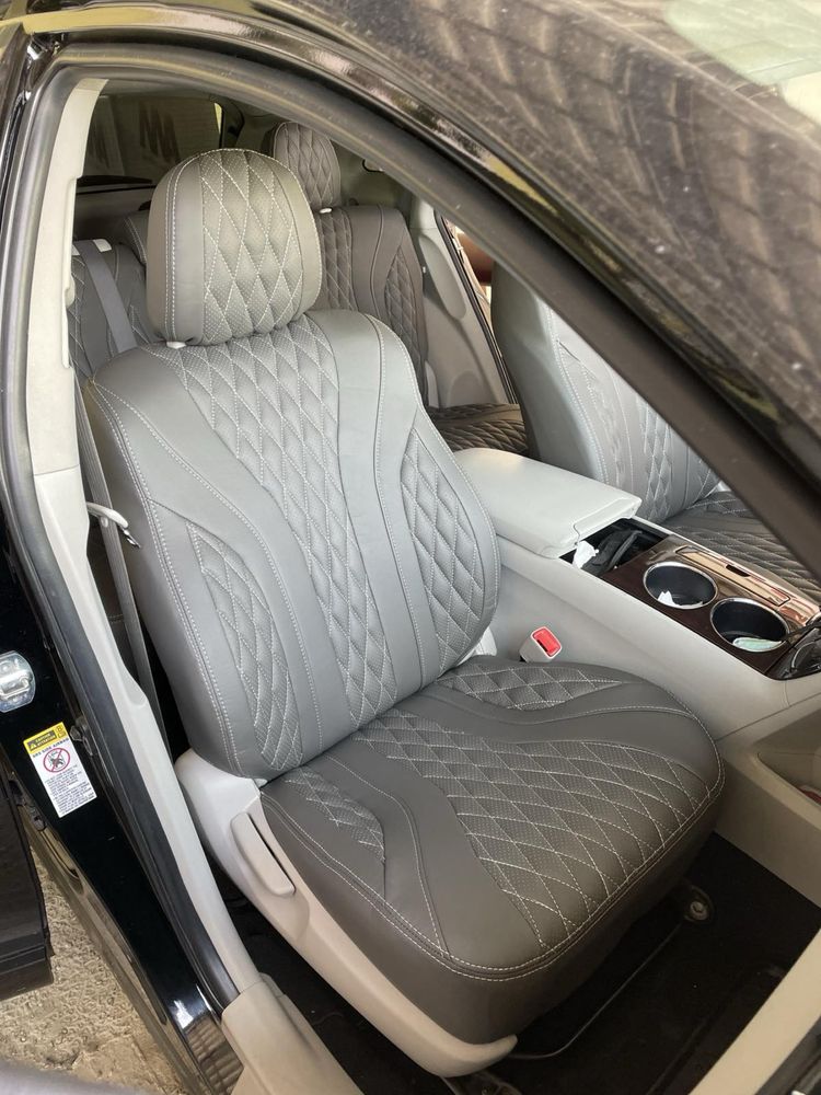 Модельні авточохли на Toyota Venza