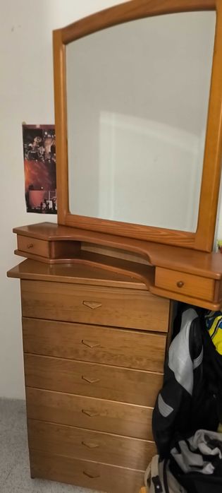 Espelho com 2 gavetas e cómoda