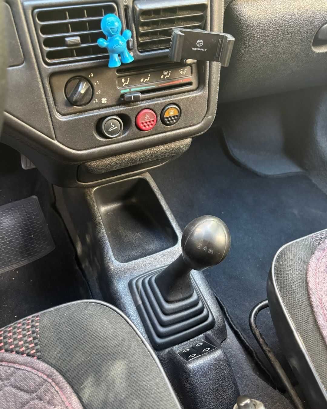 Peugeot 106 1.0 Gasolina (1998)