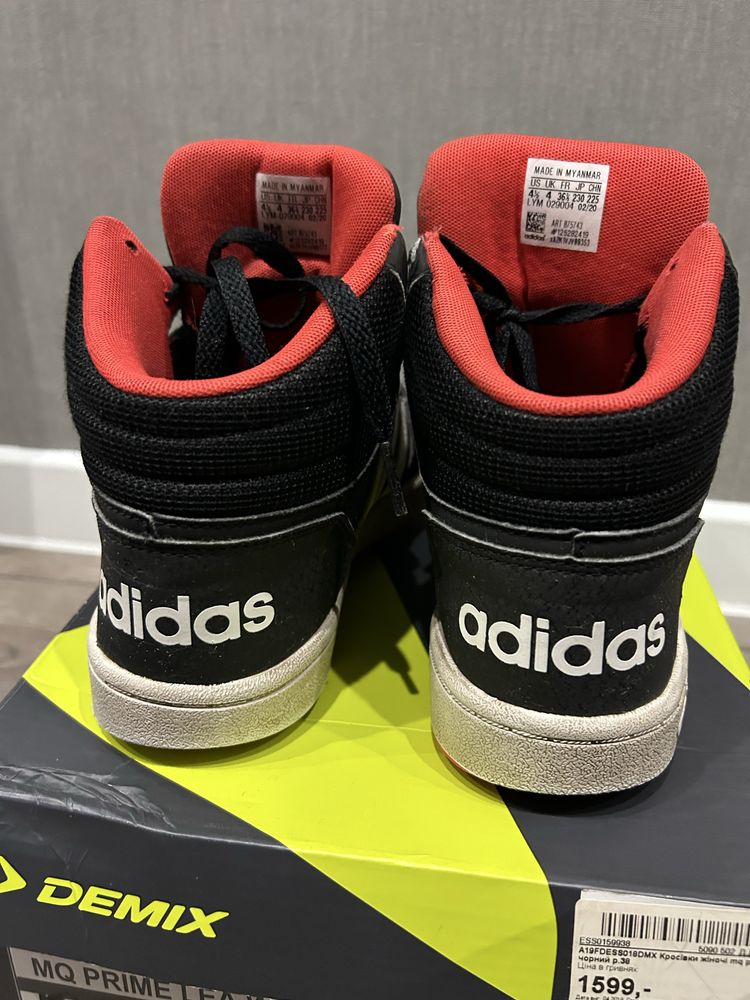 Черевики Adidas ( для хлопчика на 10-12 років)