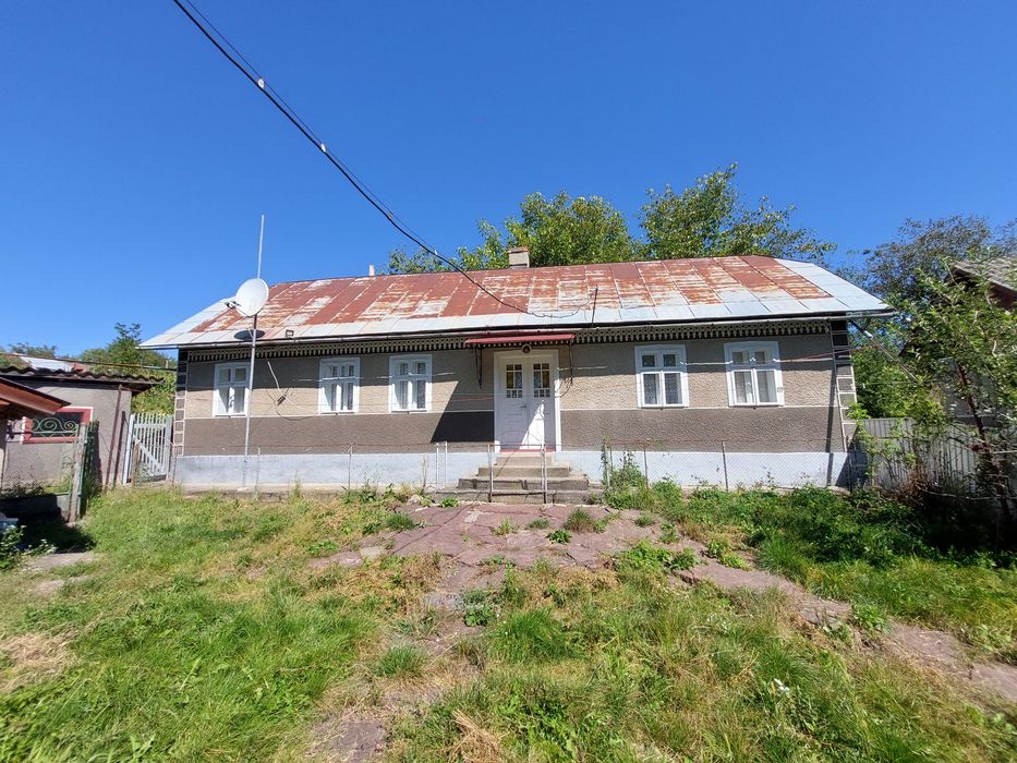 Продаю жилий будинок з комунікаціями в с.Поточище