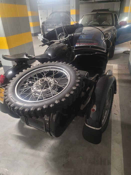 Ural z koszem,Motocykl