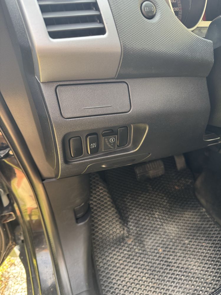 Продам Mitsubishi Outlander XL 2008