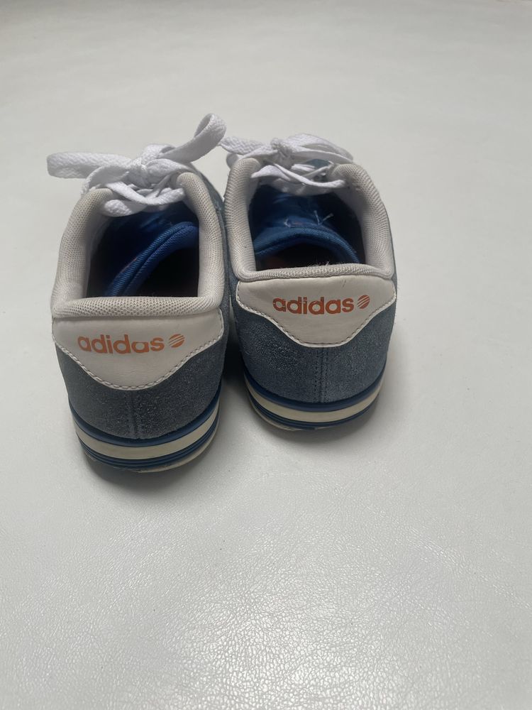 Sapatilhas adidas em pele