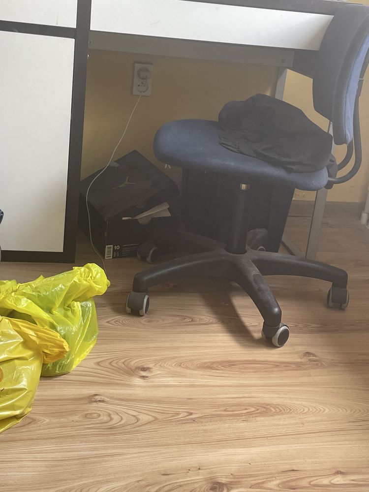 Biurko plus szafa Ikea