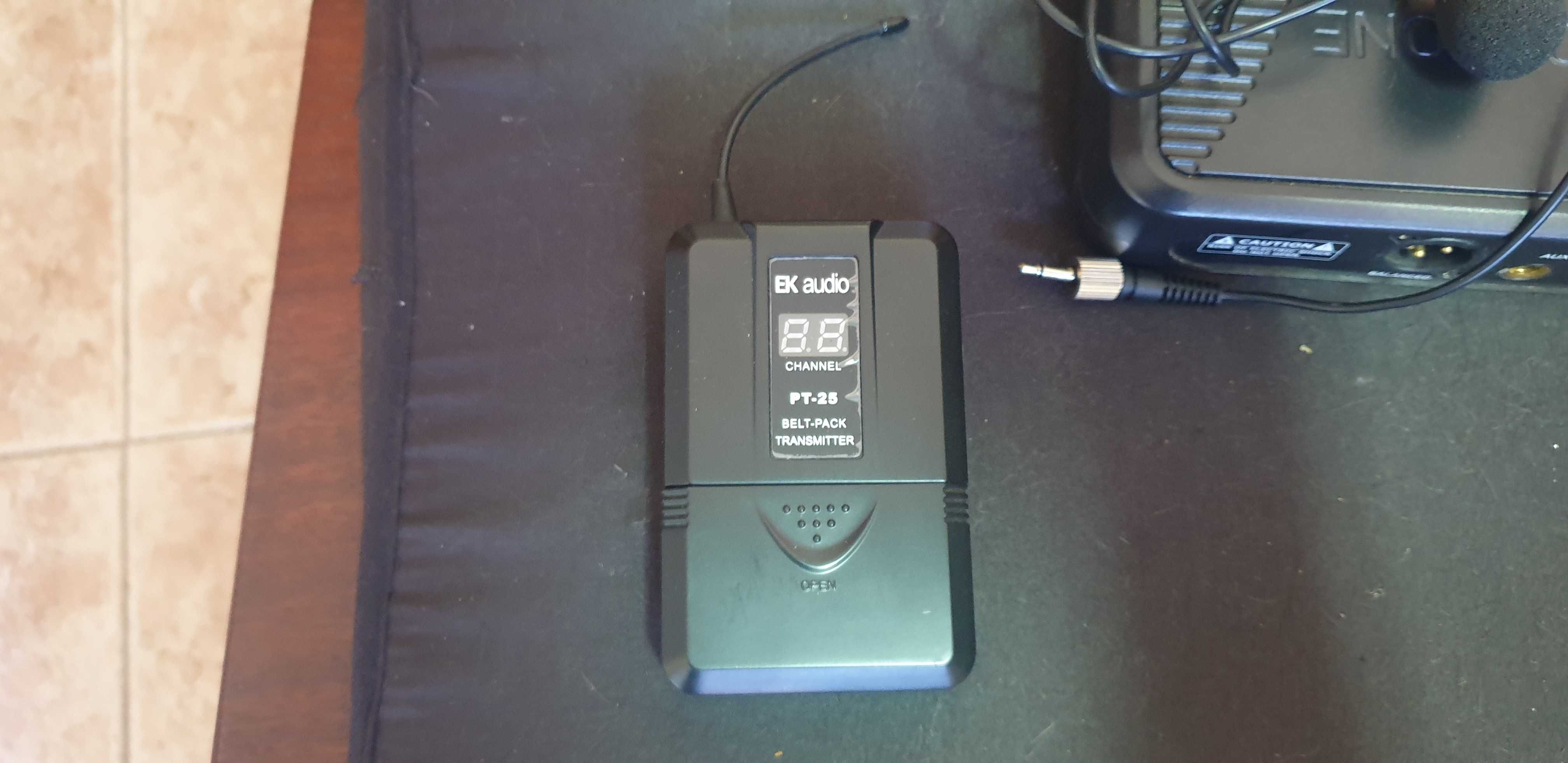 Sistema EK Audio Microfone Lapela Sem Fio