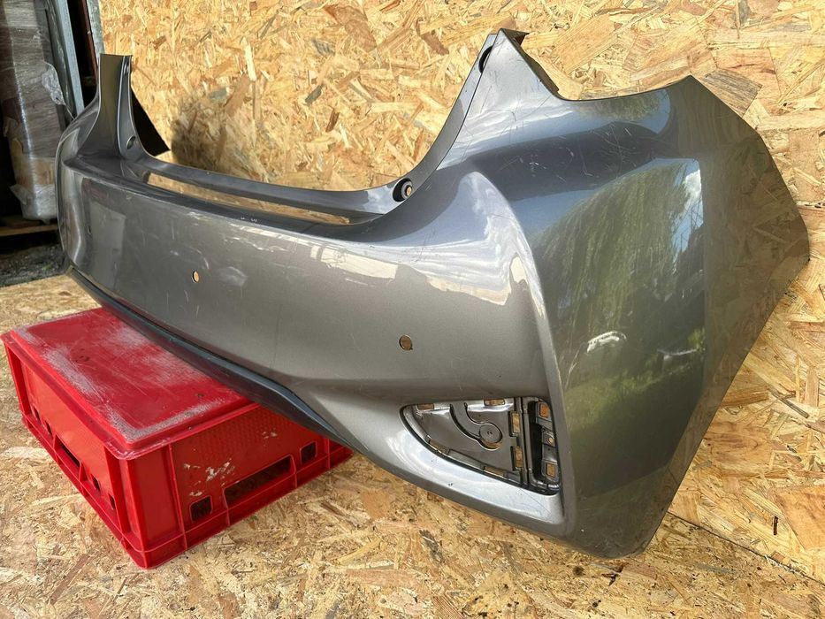 Toyota Yaris III 3 lift 17-19 PDC zderzak tylni tył cały orginał