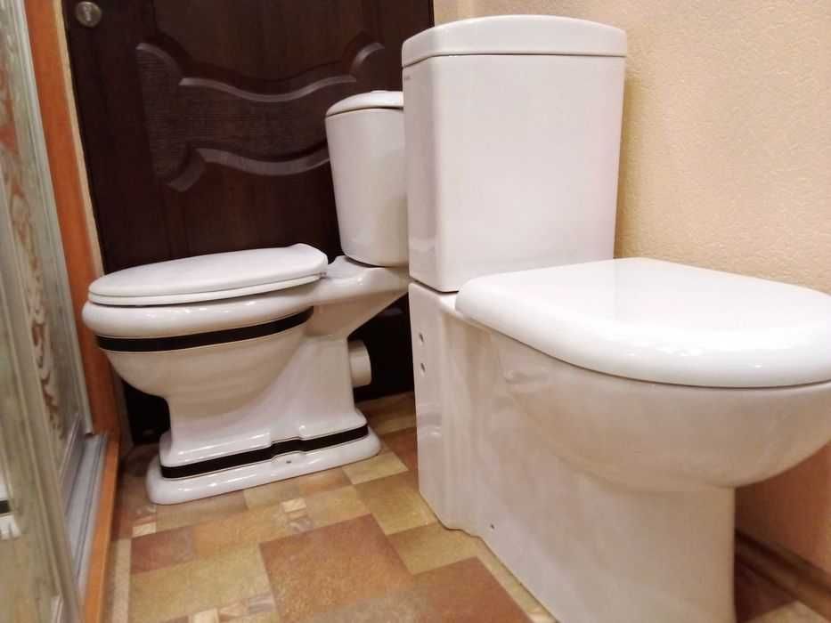 Продам унітаз з бачком і кришкою(комплект) 2 шт