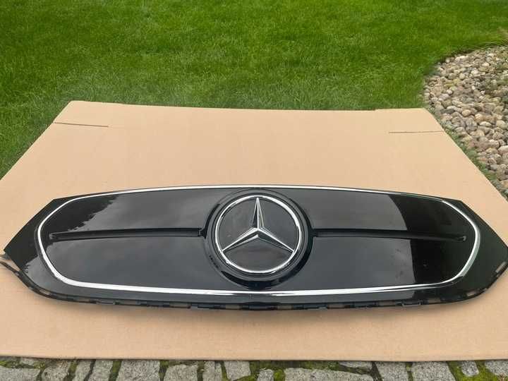 Решітка радіатора Mercedes Benz EQA