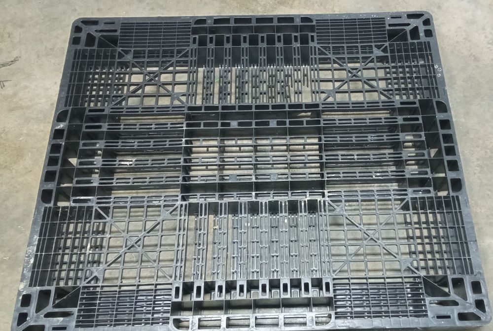 Paletes de plástico 1300x1100x120