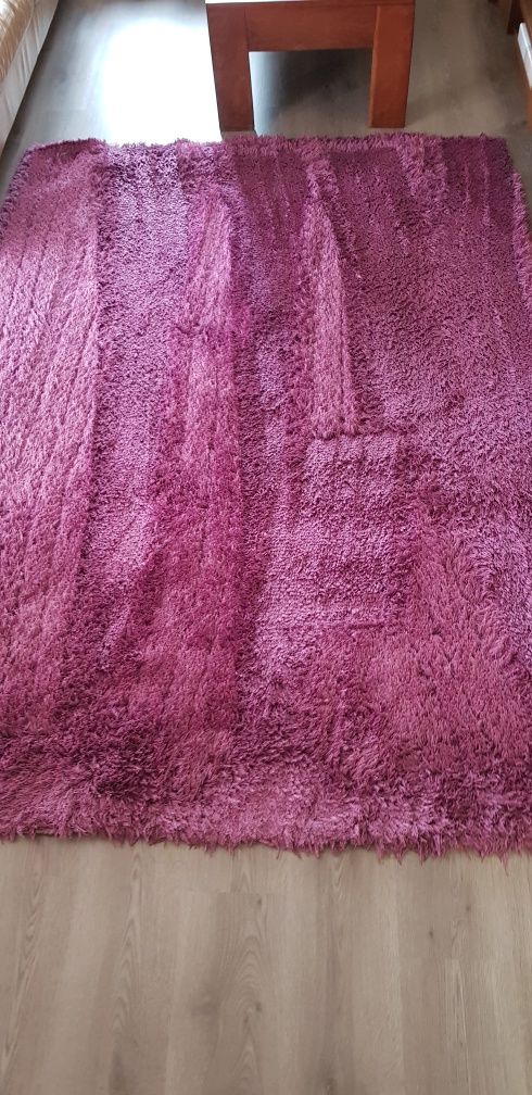 Carpete roxo pelo alto com 2,20m x 1,60m