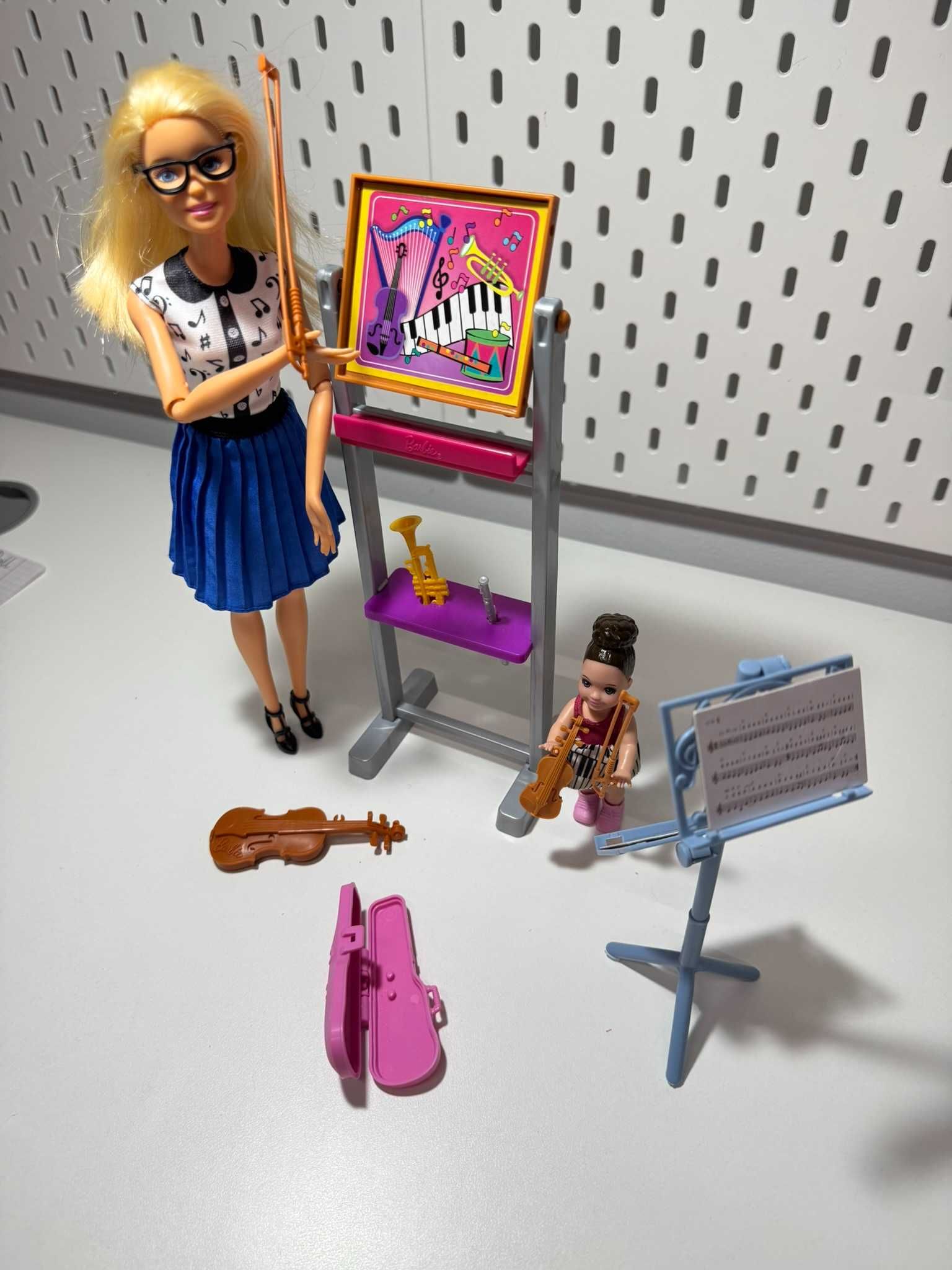 Lalka Barbie nauczycielka muzyki - zestaw