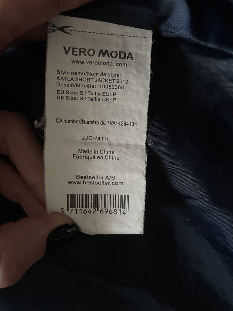 Krótki płaszcz marki Vero moda