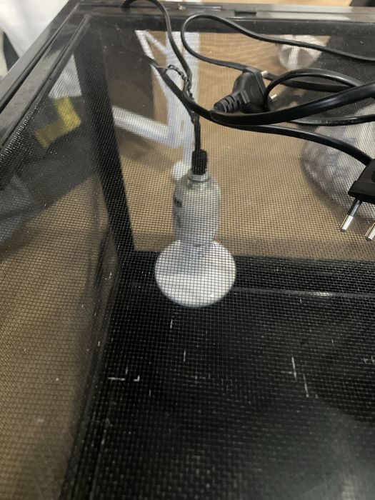 Terrario de 60 cm com luzes e casquilhos