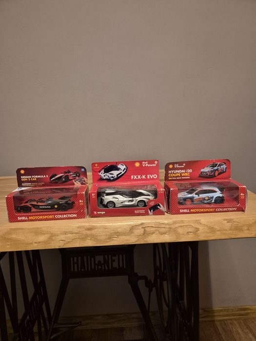 Kolekcjonerskie samochodziki z serii Shel V-Power