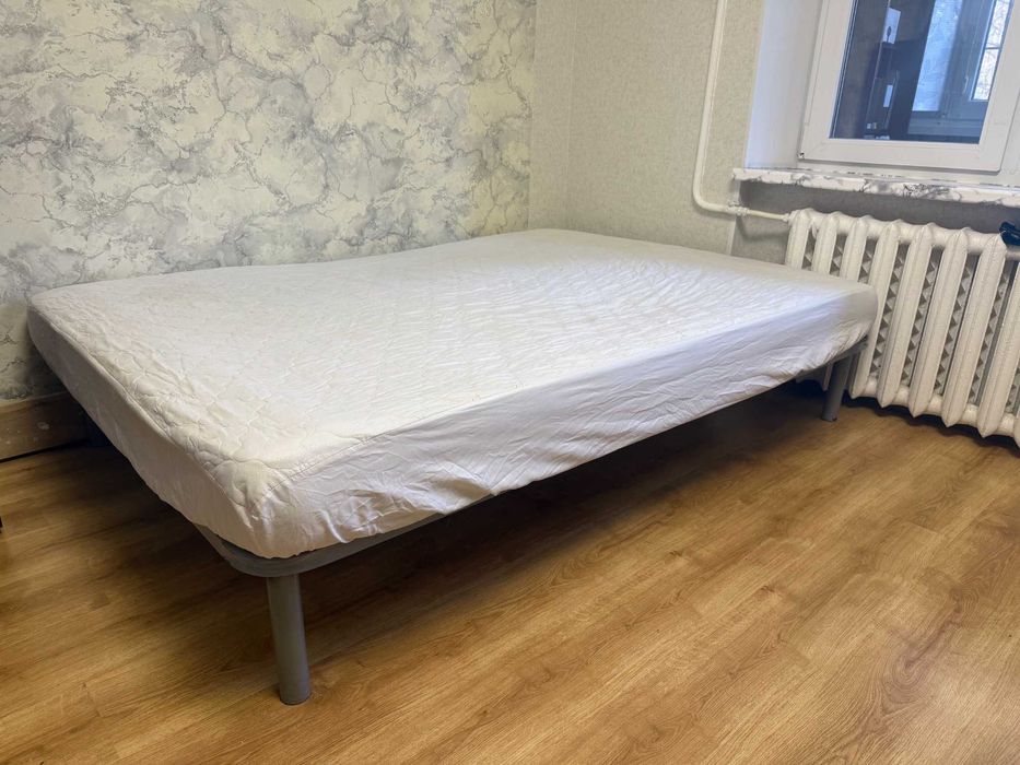 Каркас Ліжко 140х200 см з ламелями Кровать с матрасом Двомісне