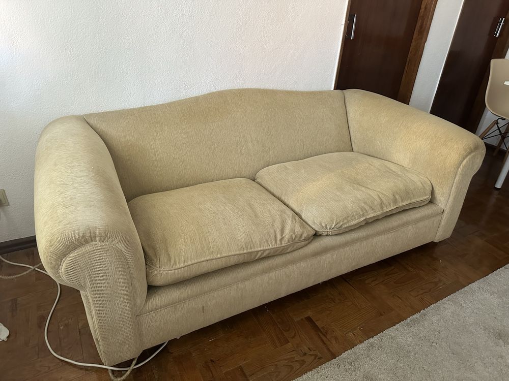 Sofa bege 2 lugares estilo vintage