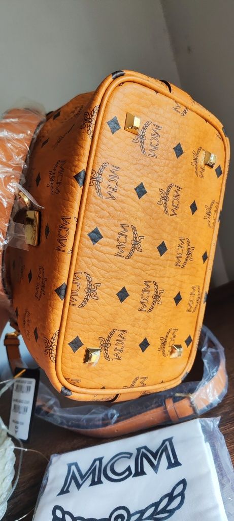 MCM nowa oryginalna torebka dwa paski skóra monogram visetos