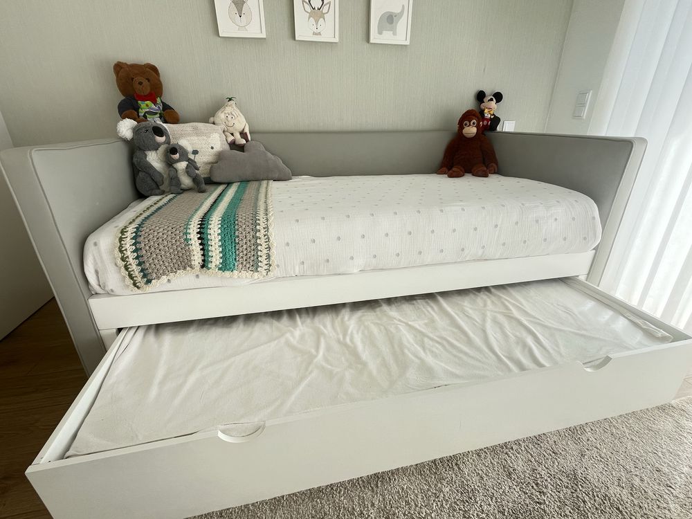 Cama Solteiro Dupla em Madeira com 2 Colchões Incluídos - bom estado