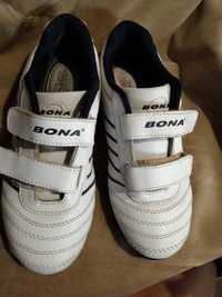 Продам кожаные кроссовки Bona 34р