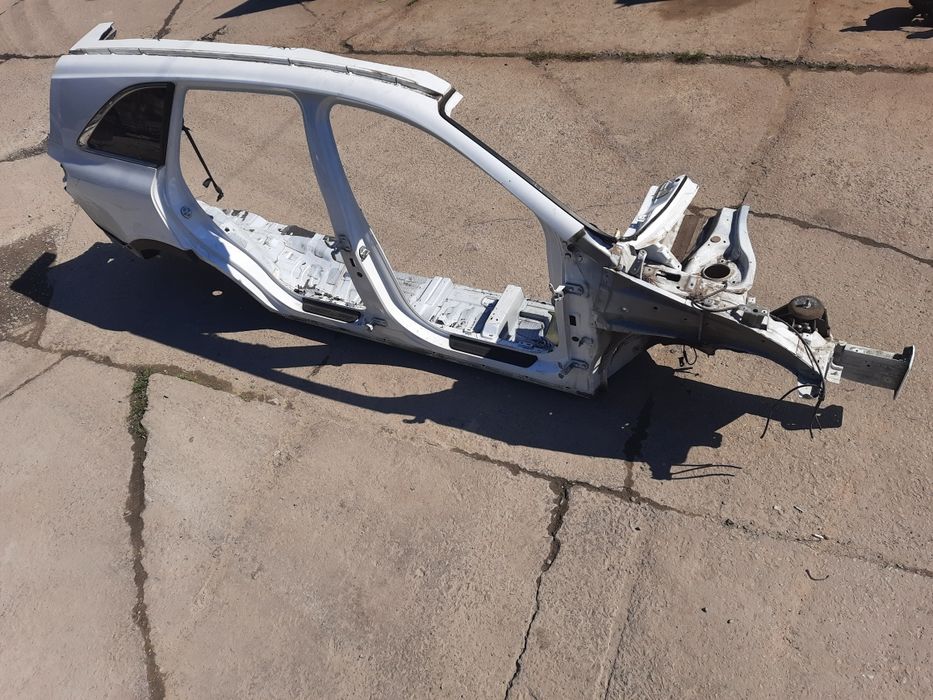 SORENTO UM 2016+ боковая часть с четвертью порогом и крылом