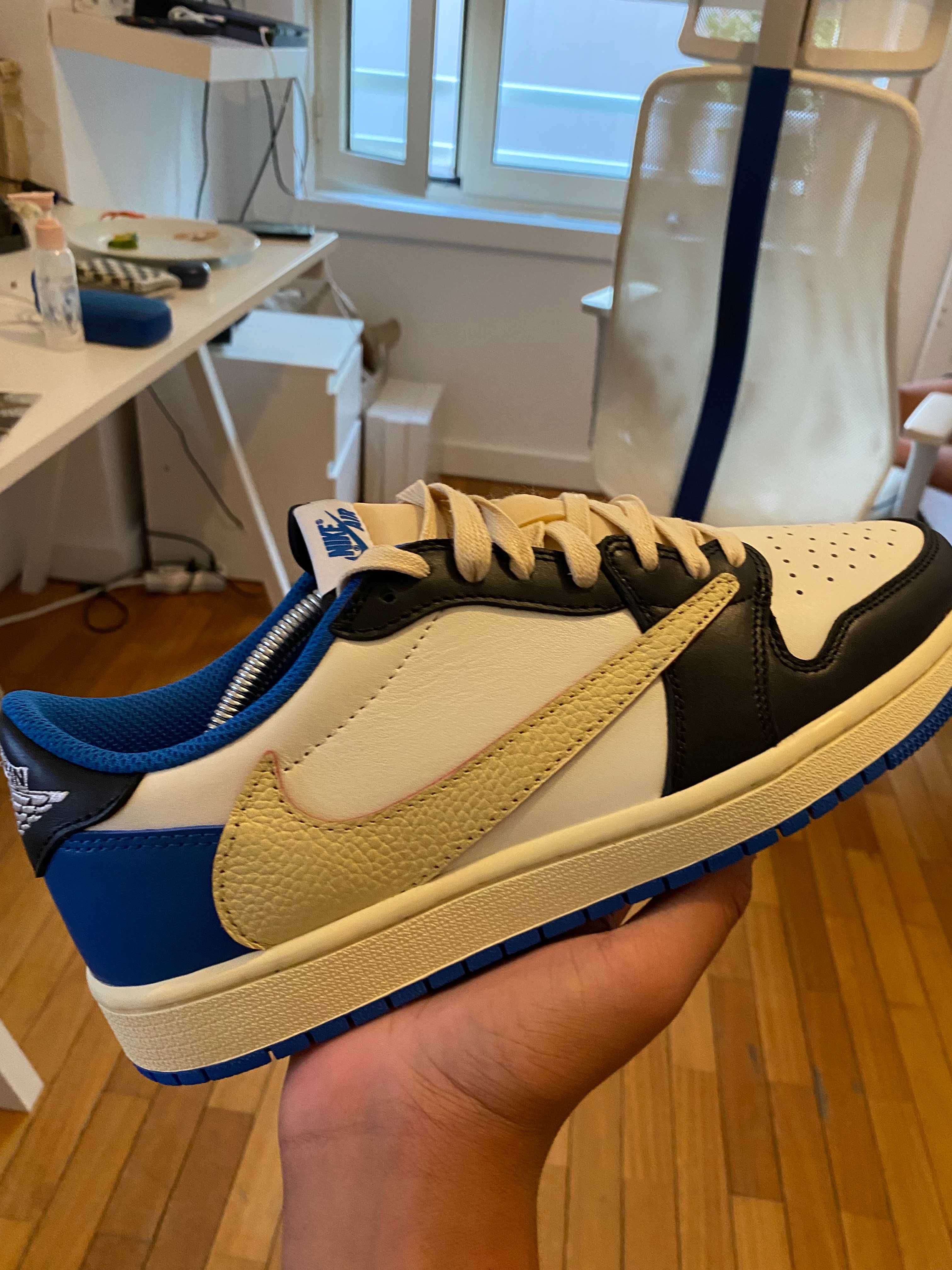 Jordan 1 low travis fragments x Travis Scott