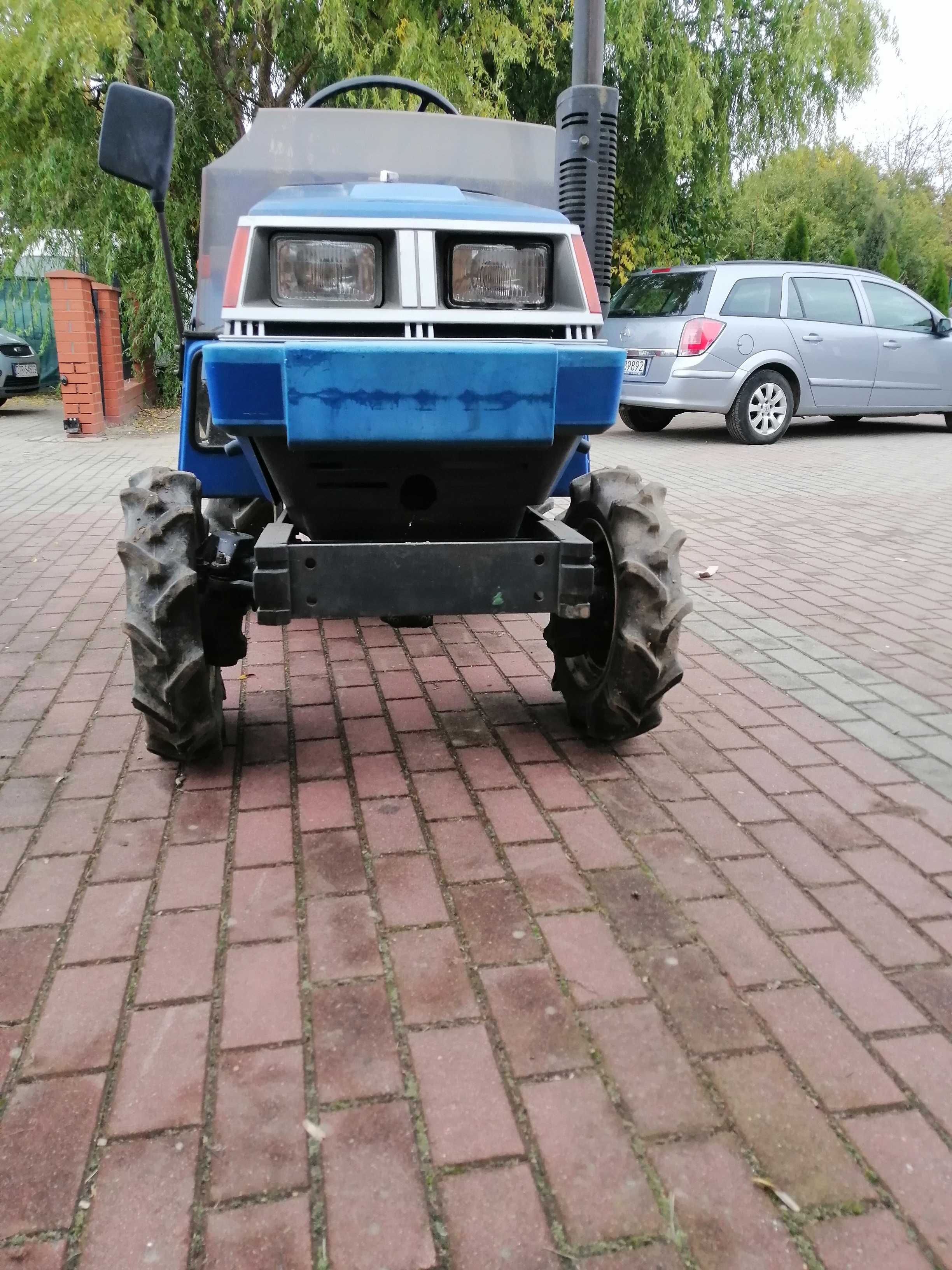 Traktorek Ogrodniczy Iseki TU120 4X4 Ogrodowy Mini
