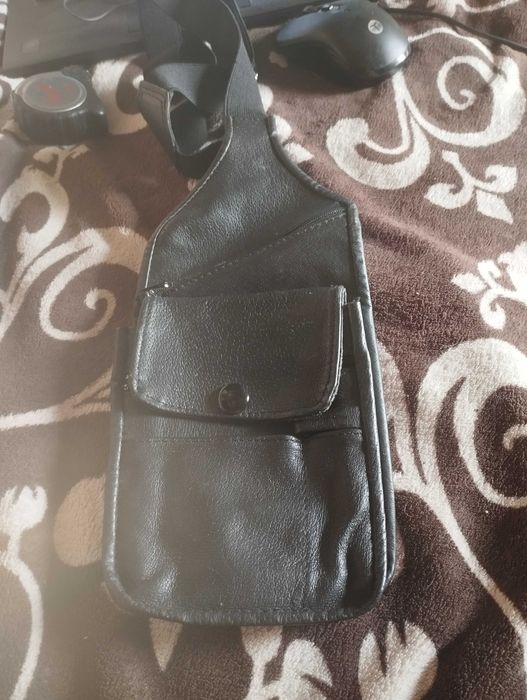 Saszetka sukrzana na szelkach męska