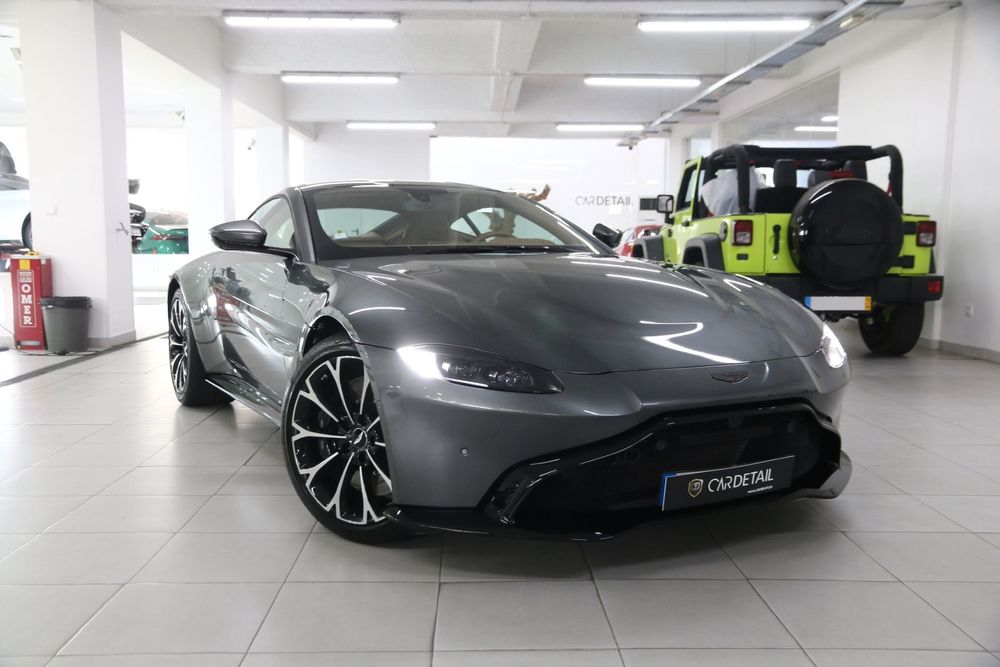 Aston Martin Vantage Coupe V8