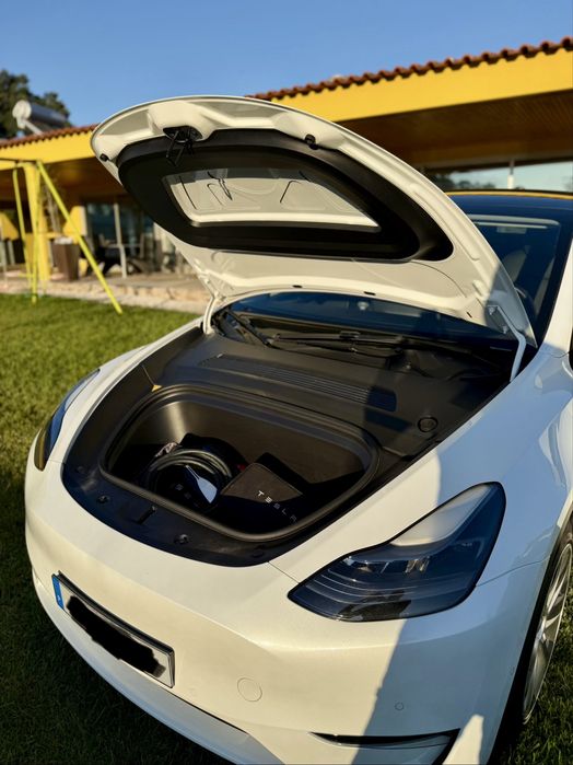 Tesla Model Y Long Range AWD